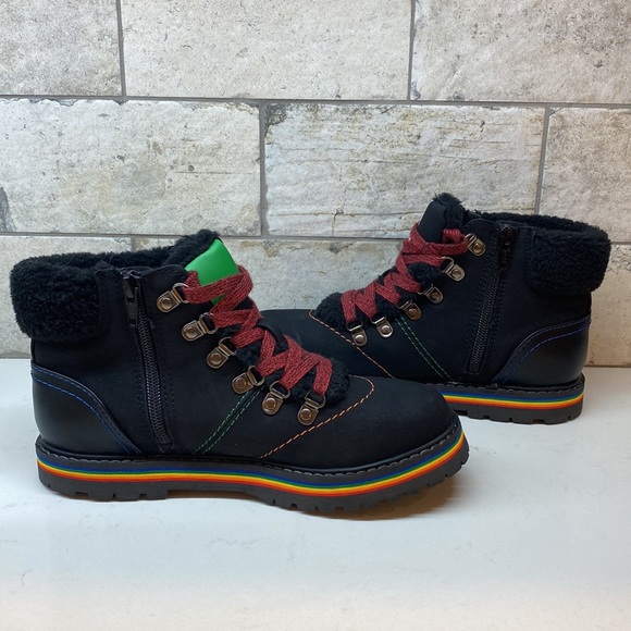 NWT Kids Marks & Spencer Vegan Suede Fur Lined Booties - Picture 4 of 9